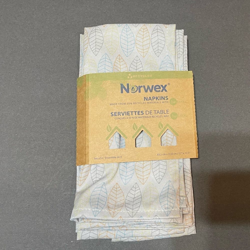 Norwex Napkins Set of 4 Leaves Design NWT